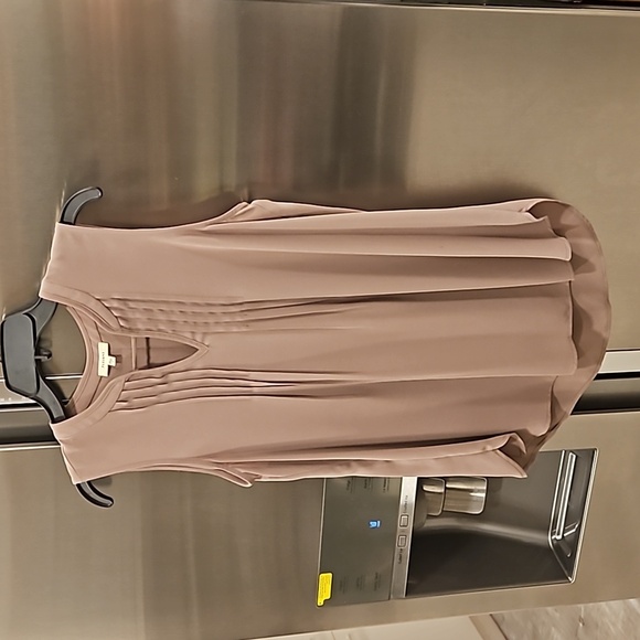 💕PLEIONE💕 Sleeveless Blouse with Pleating Detail ~ Taupe Small - Picture 1 of 8